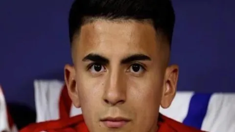 柯里八投八中三分神准 勇士逆转胜76人 詹姆斯38分领湖人逆袭拓荒者